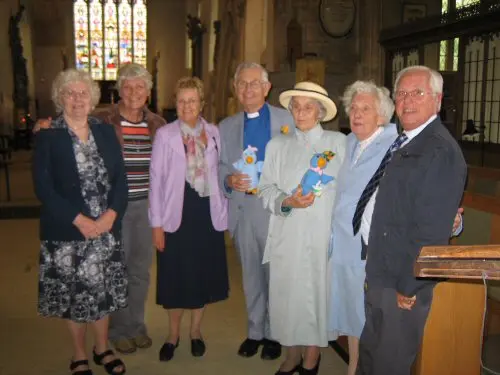 A photo of Muriel, Jackie, Jill, Peter, Frances, Joan and Colin